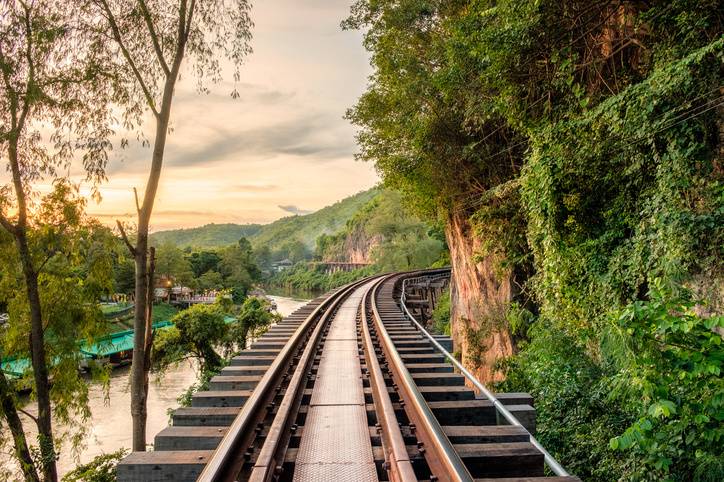 Tren de madera antiguo histórico