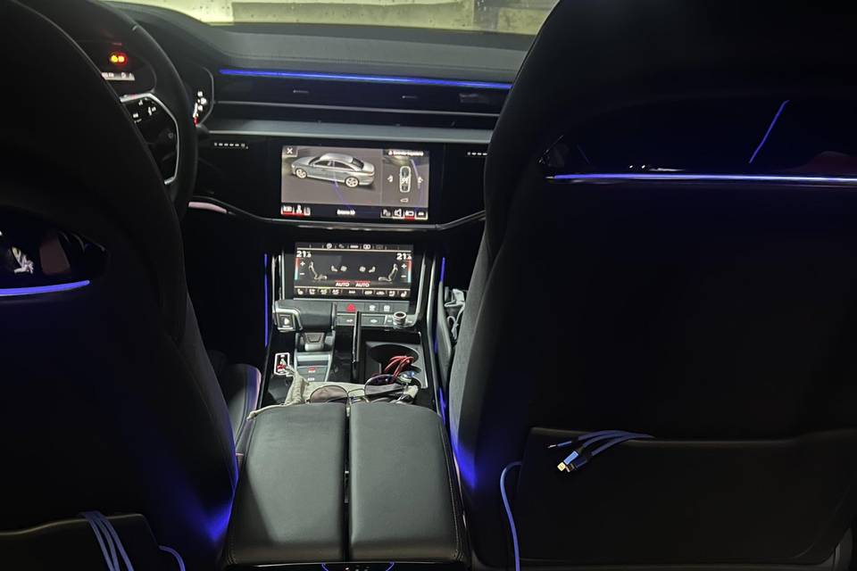 Grupo B: Audi A8 interior