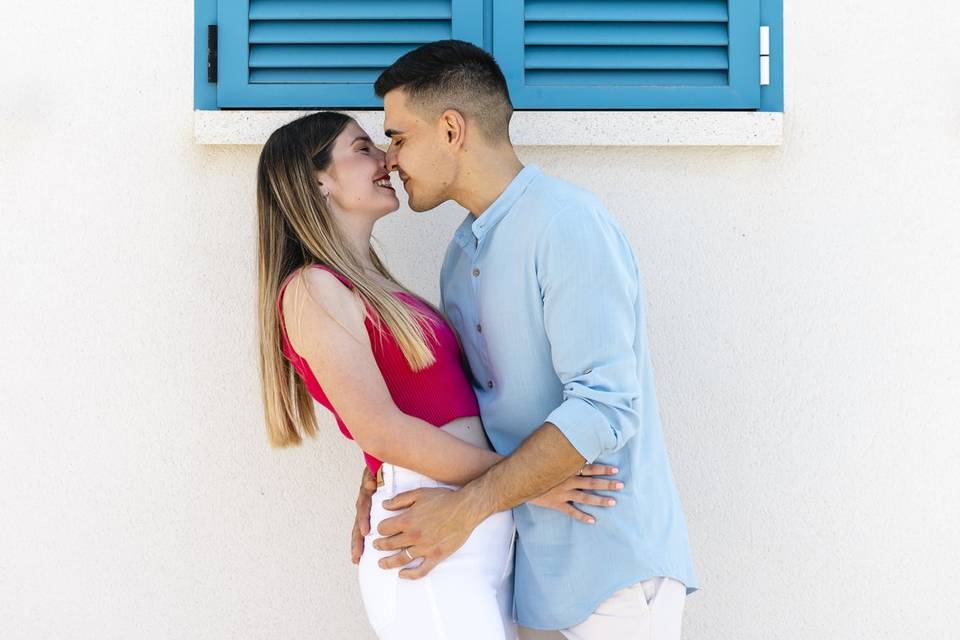 L & A V