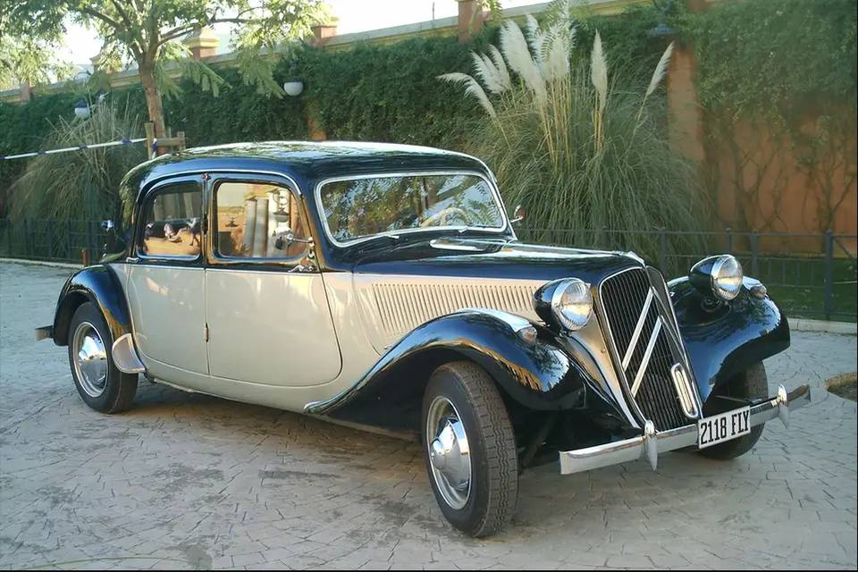 Coche clásico para bodas