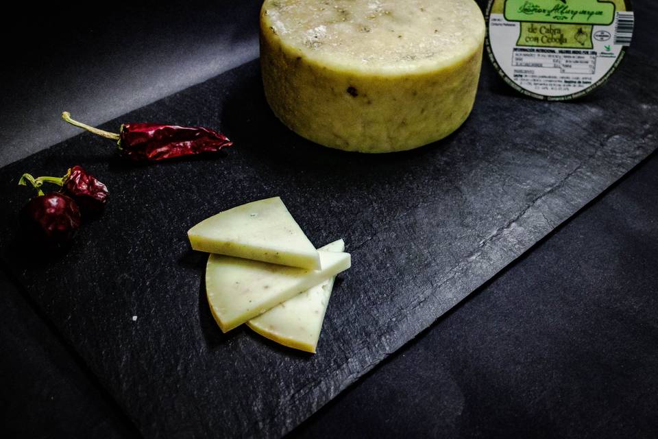 Queso de cabra con cebolla