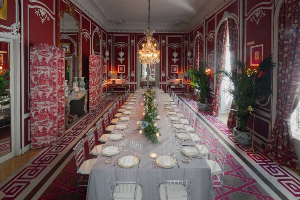 Salón Rojo - Mesa imperial