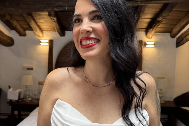 Maquillaje con labio rojo