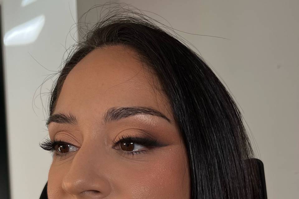 Jimena Durán Makeup