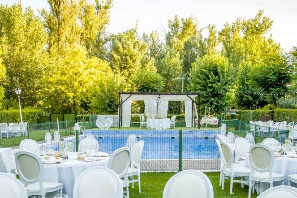 Banquete en el jardín