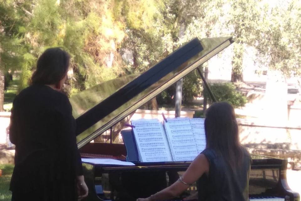 Lorena y María - Piano y voz