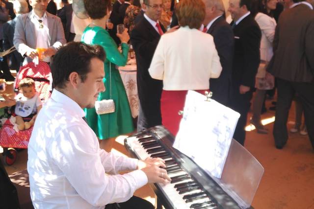 Amenizando la boda