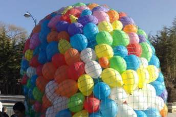 Suelta de globos de helio