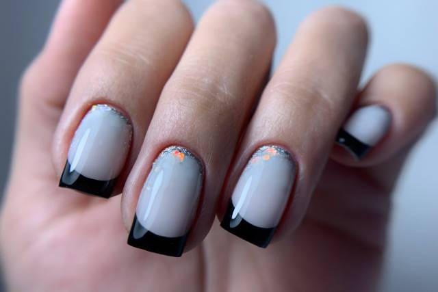Manicura en negro