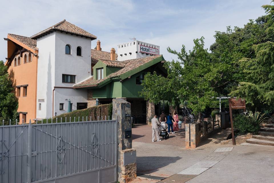 ENTRADA HOTEL