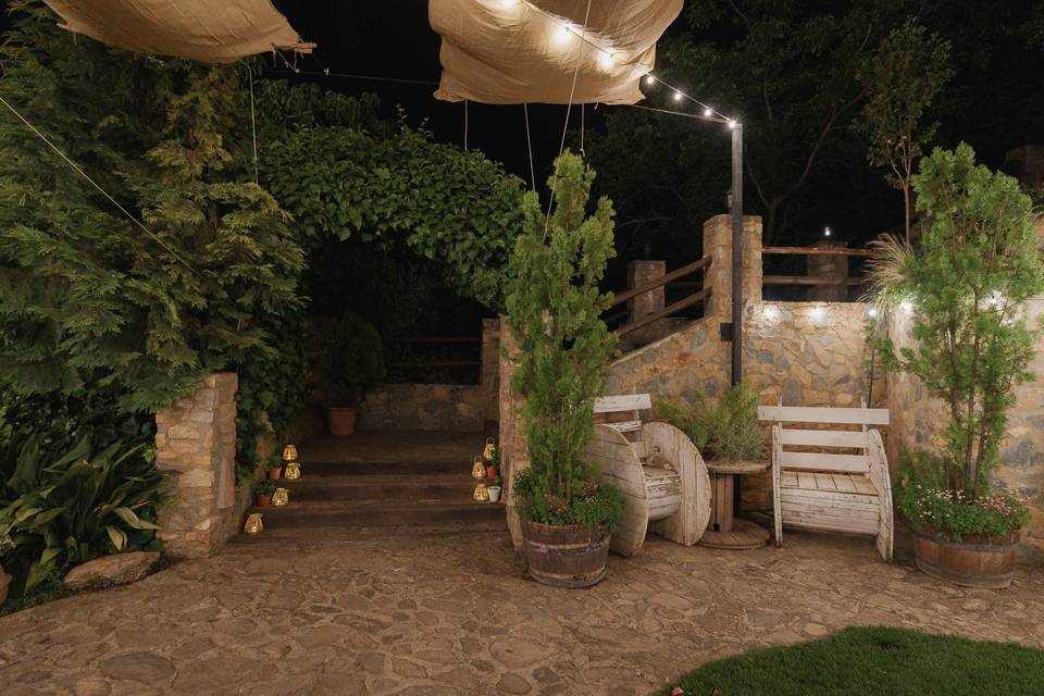 ENTRADA AL JARDIN