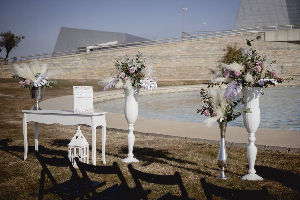 Flores en la ceremonia