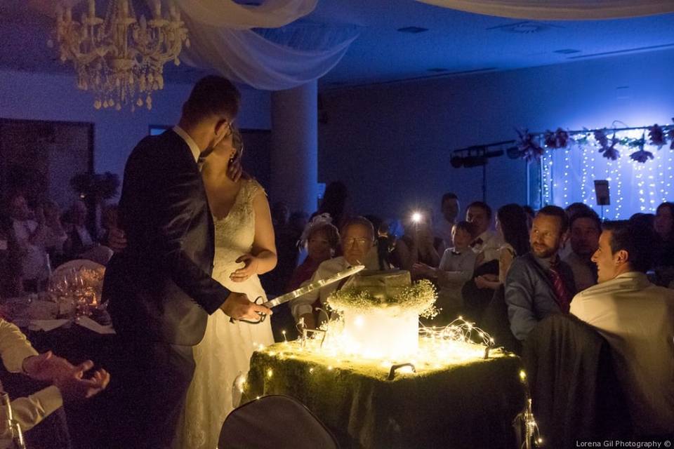 Los novios con nuestros vinos