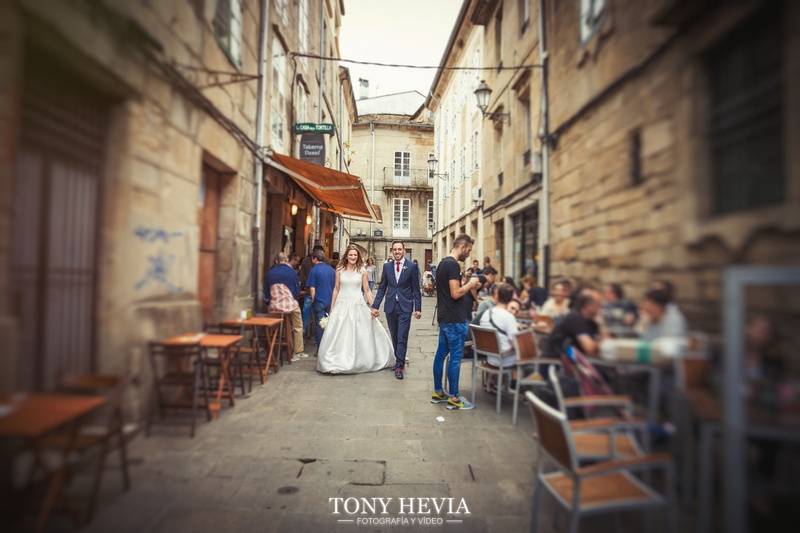 Tony Hevia ©