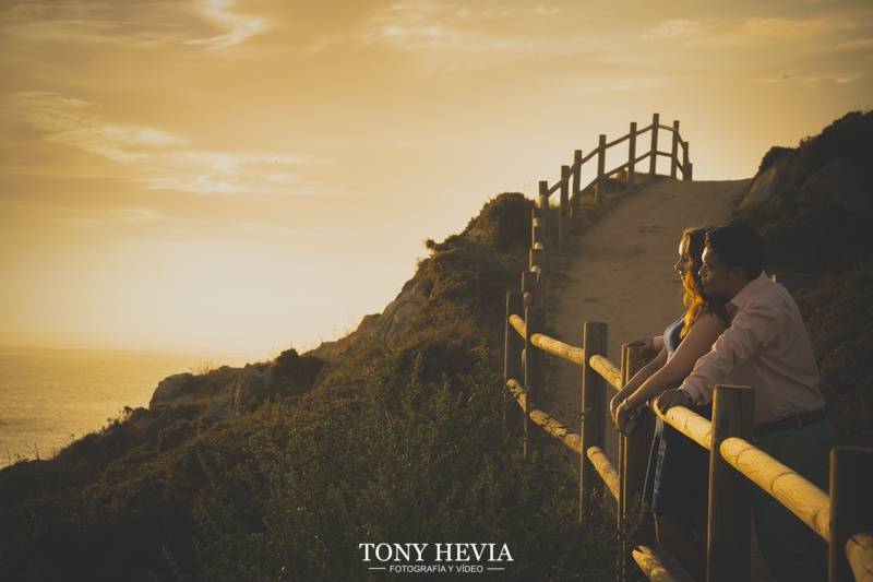 Tony Hevia ©