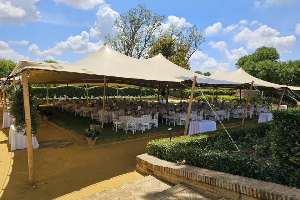 Montaje carpa majaloba