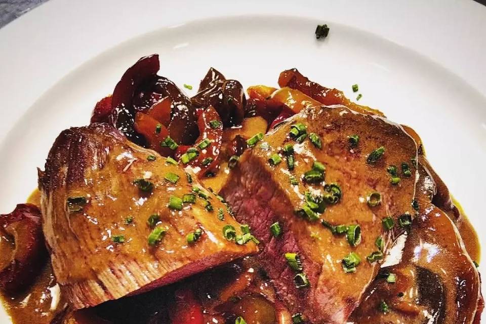 Presa y salsa de foie