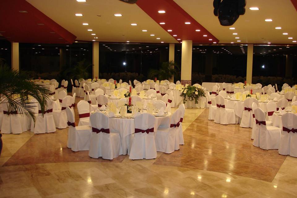 Salón en la noche