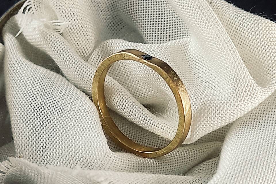 Oro 18k, brillante negro