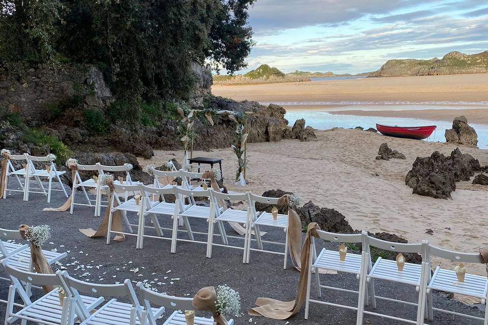 Gran angular ceremonia en la playa