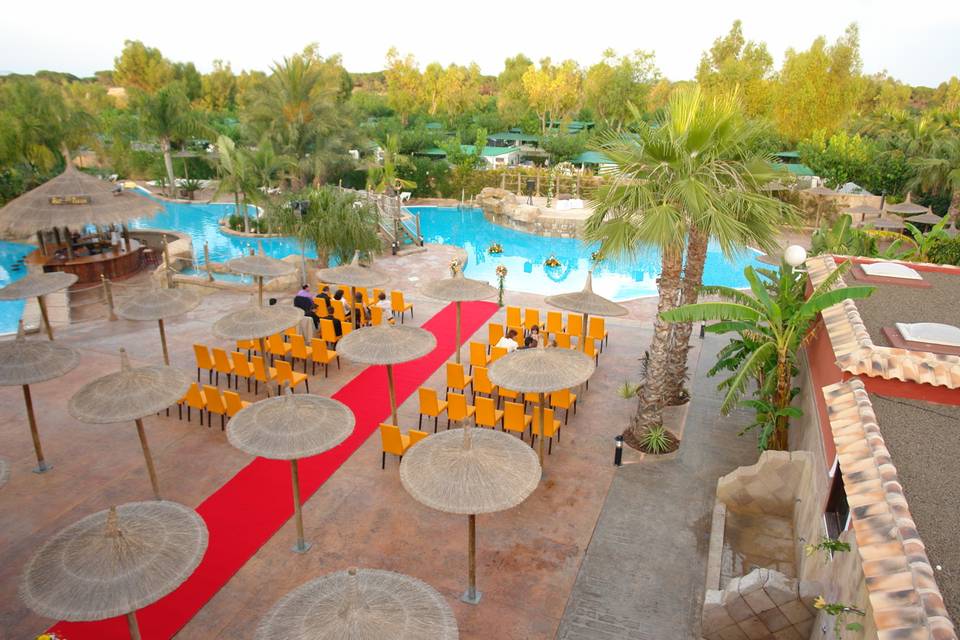 Boda en la piscina