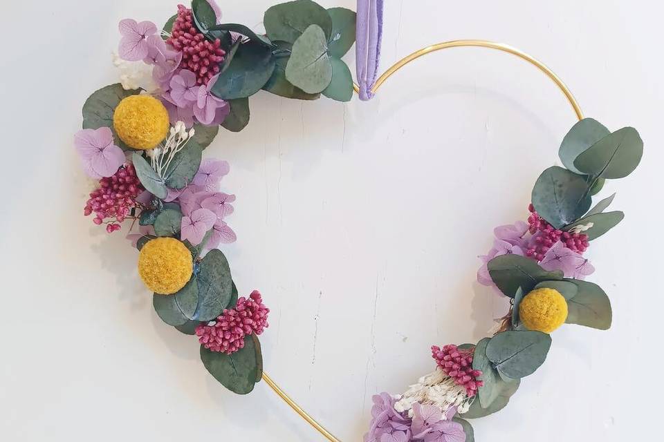 Corazón de flores preservadas