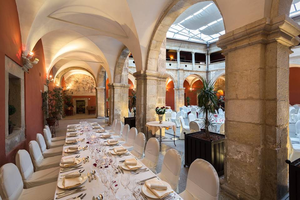 Banquete zona arcos claustro