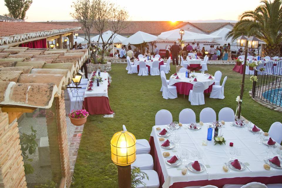 Banquete en el jardín