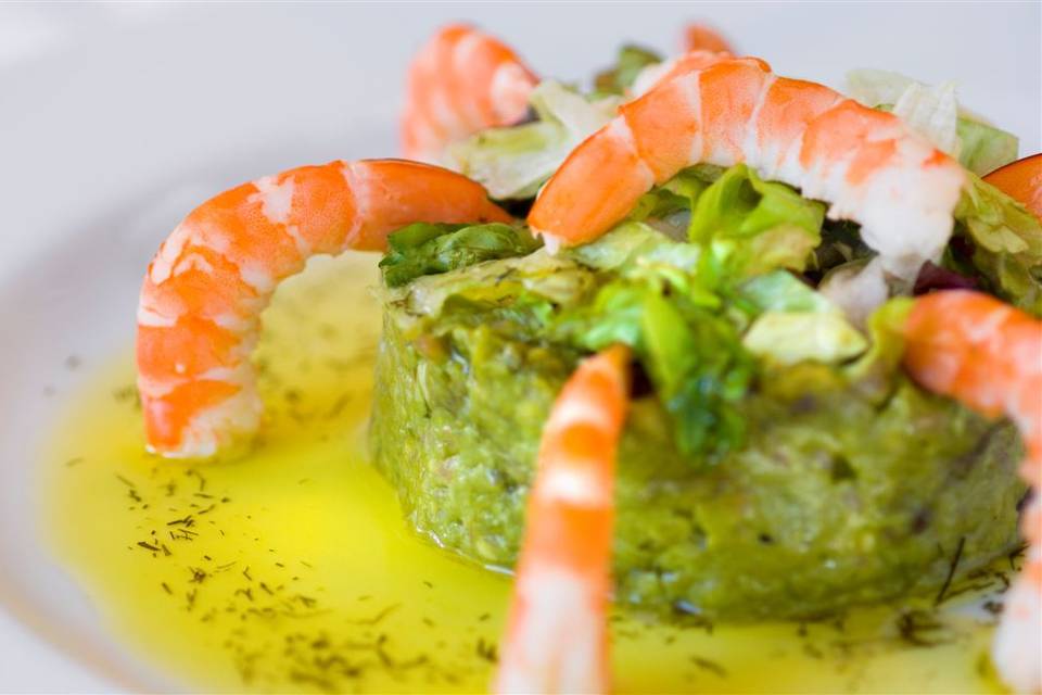 Tartar de aguacates con langostinos