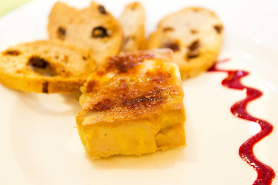 Milhojas de foie, manzana, queso