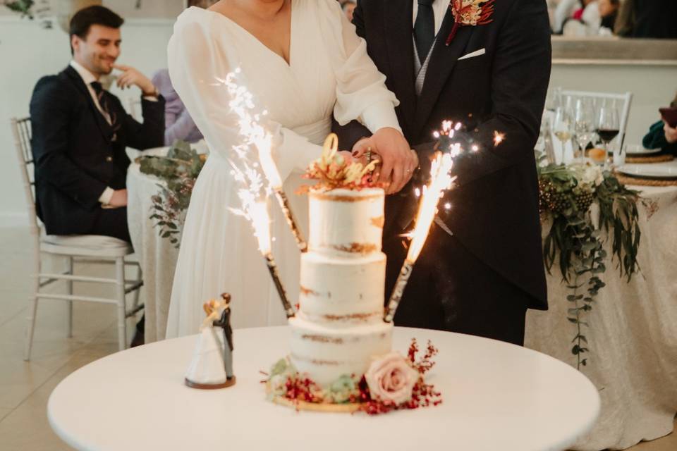 Tarta de boda salón Perla