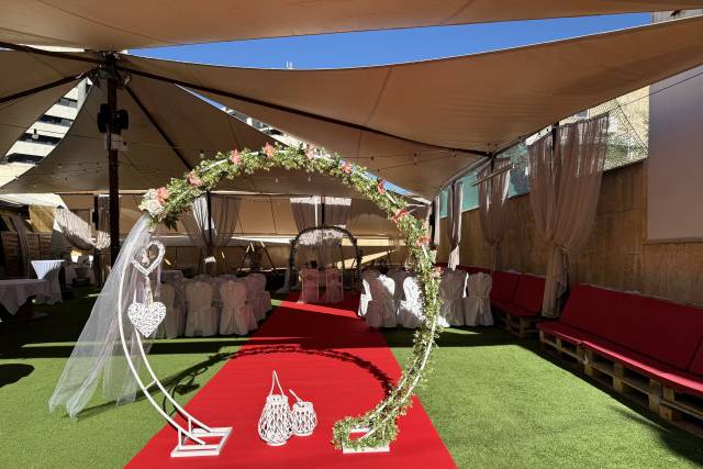 Terraza con arco