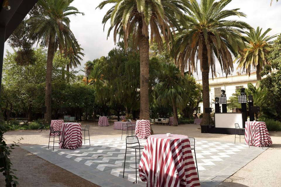 Aperitivo en el jardín