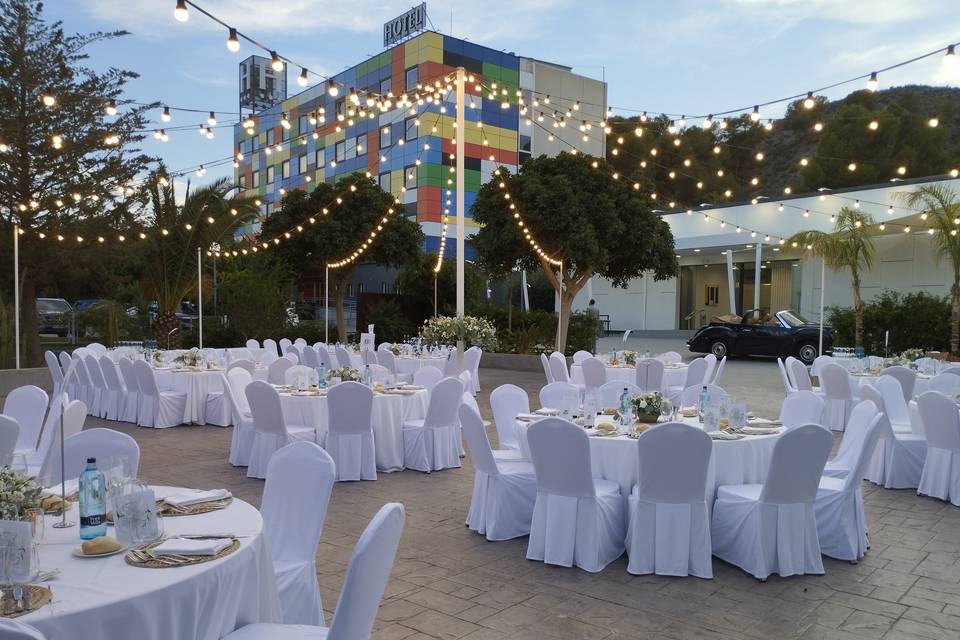 Cena jardín