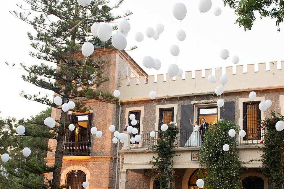 Suelta de globos en Montemolar