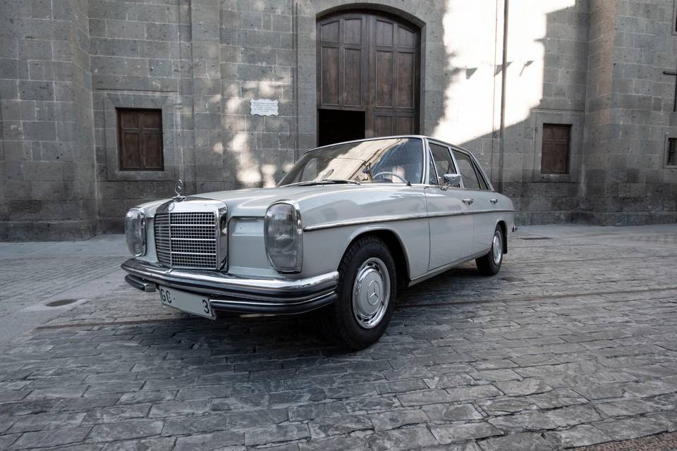 El Mercedes de Don Nicolás