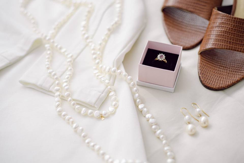 Detalle de joyería de perlas