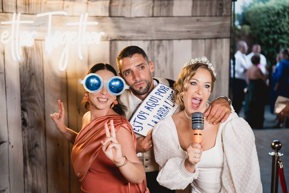 invitados_fotocabina_gafas_azules