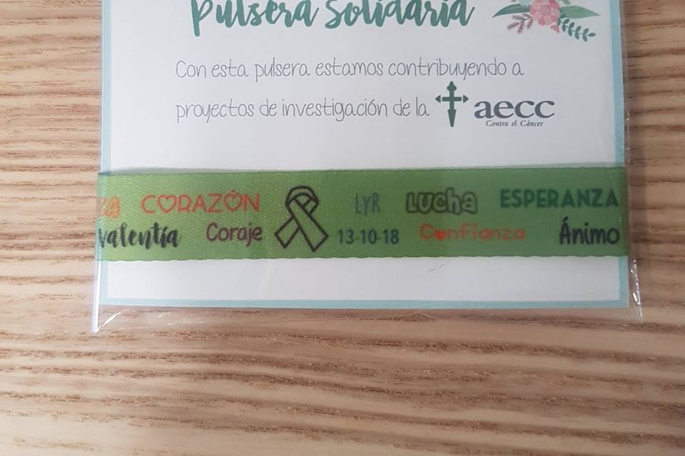 Pulsera solidaria aecc