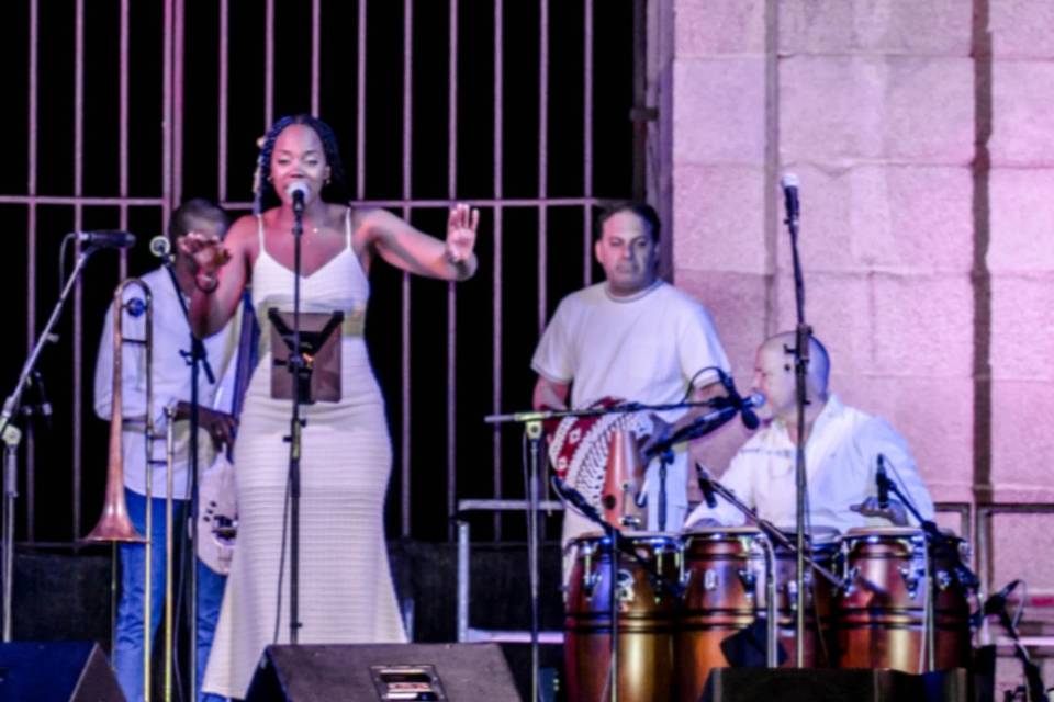 Three Cuban Jazz con Cantante