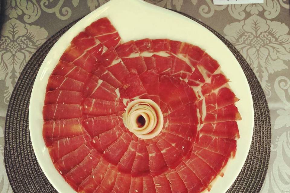 Plato de jamón de presentación