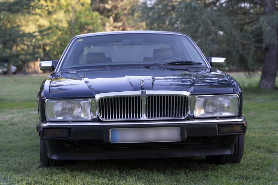 Frontal Jaguar Xj6