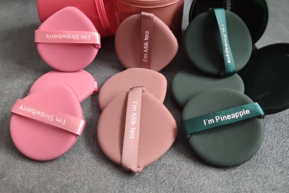 Bote con esponjas de maquillaj