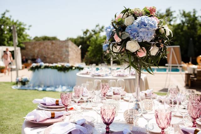 Una mesa de invitados