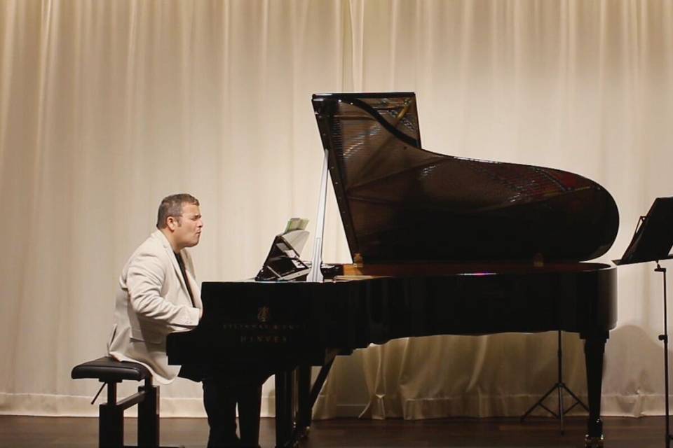 Rafael Garcés Pianist.