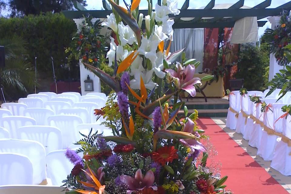 Centro de flores para decoración bodas