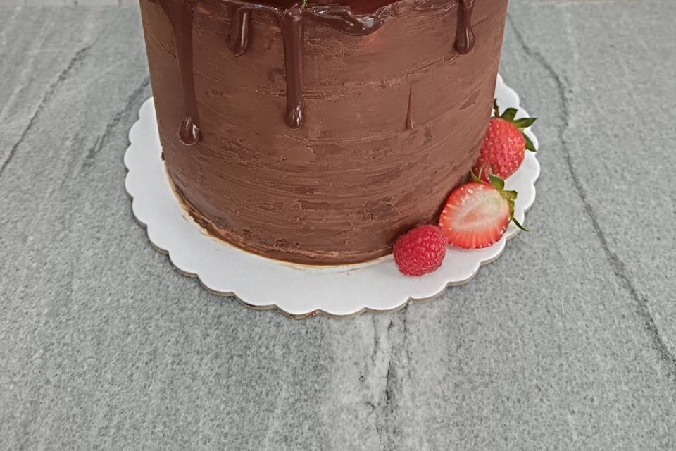 Drip cake con frutas