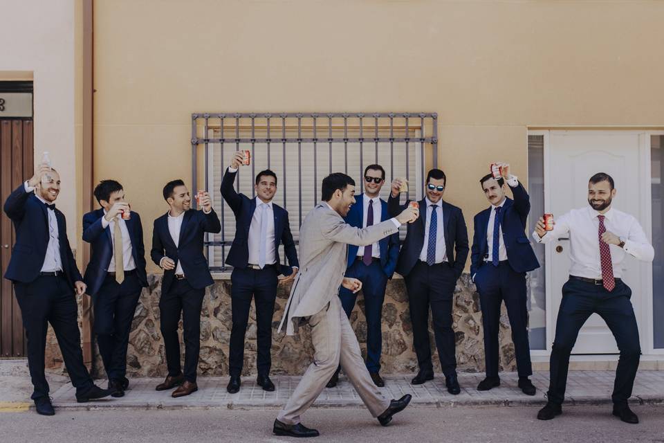 El novio y sus amigos