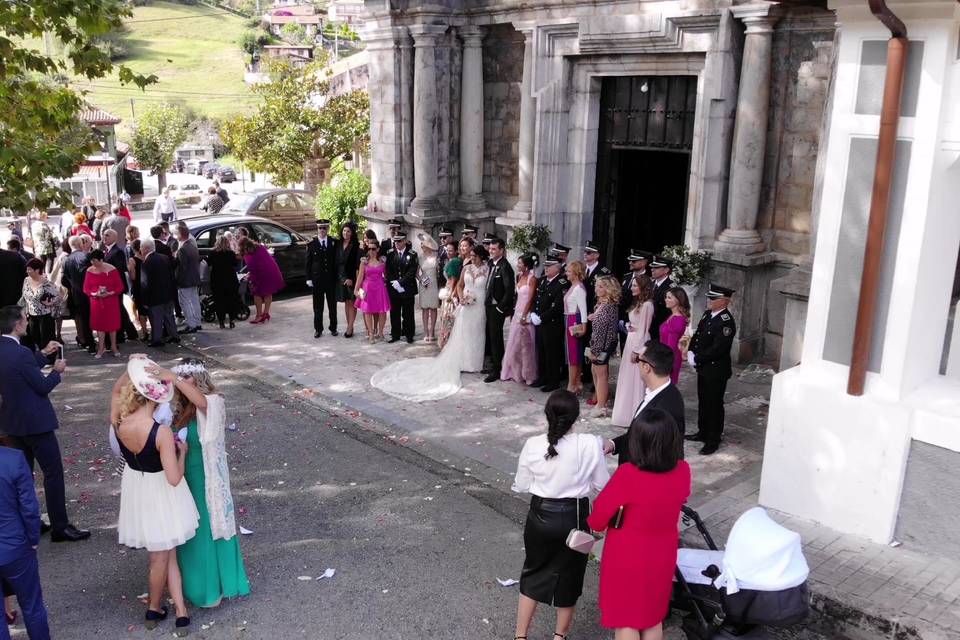 Salida de los novios