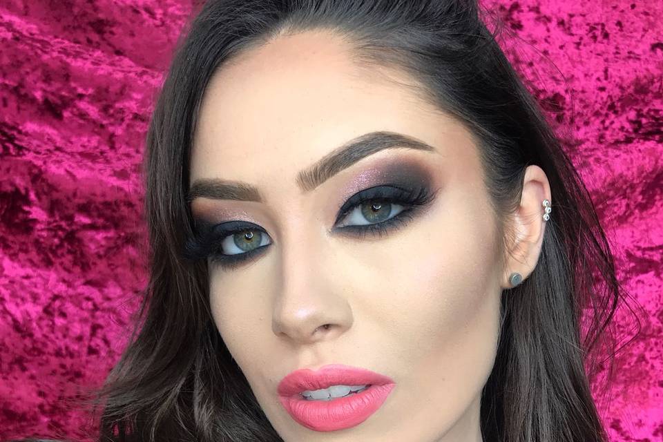 Bianca Loureiro Makeup